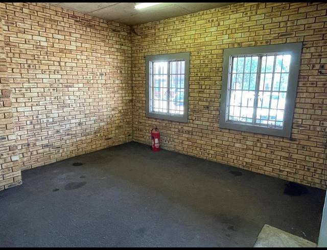 INDUSTRIAL PROPERTY TO RENT IN HENNOPSPARK